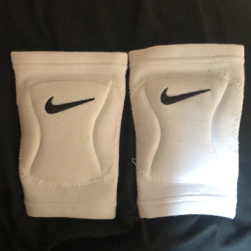 Brand new volleyball knee pads! Never been worn!